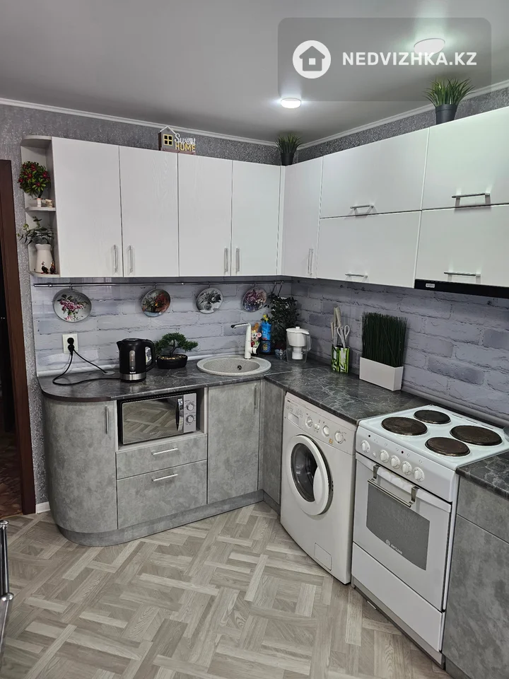 3-комнатная квартира, этаж 4 из 5, 63 м², фотография 3