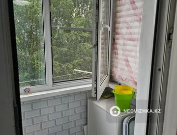 3-комнатная квартира, этаж 4 из 5, 63 м², миниатюра 7