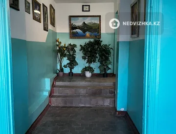 2-комнатная квартира, этаж 3 из 5, 53 м², миниатюра 12