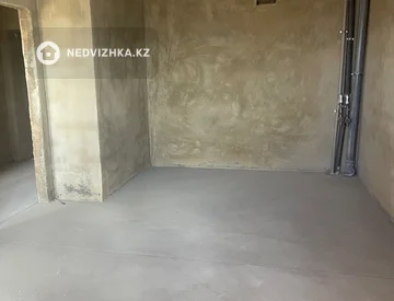 2-комнатная квартира, этаж 6 из 9, 44 м², миниатюра 2