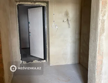 2-комнатная квартира, этаж 6 из 9, 44 м², миниатюра 3