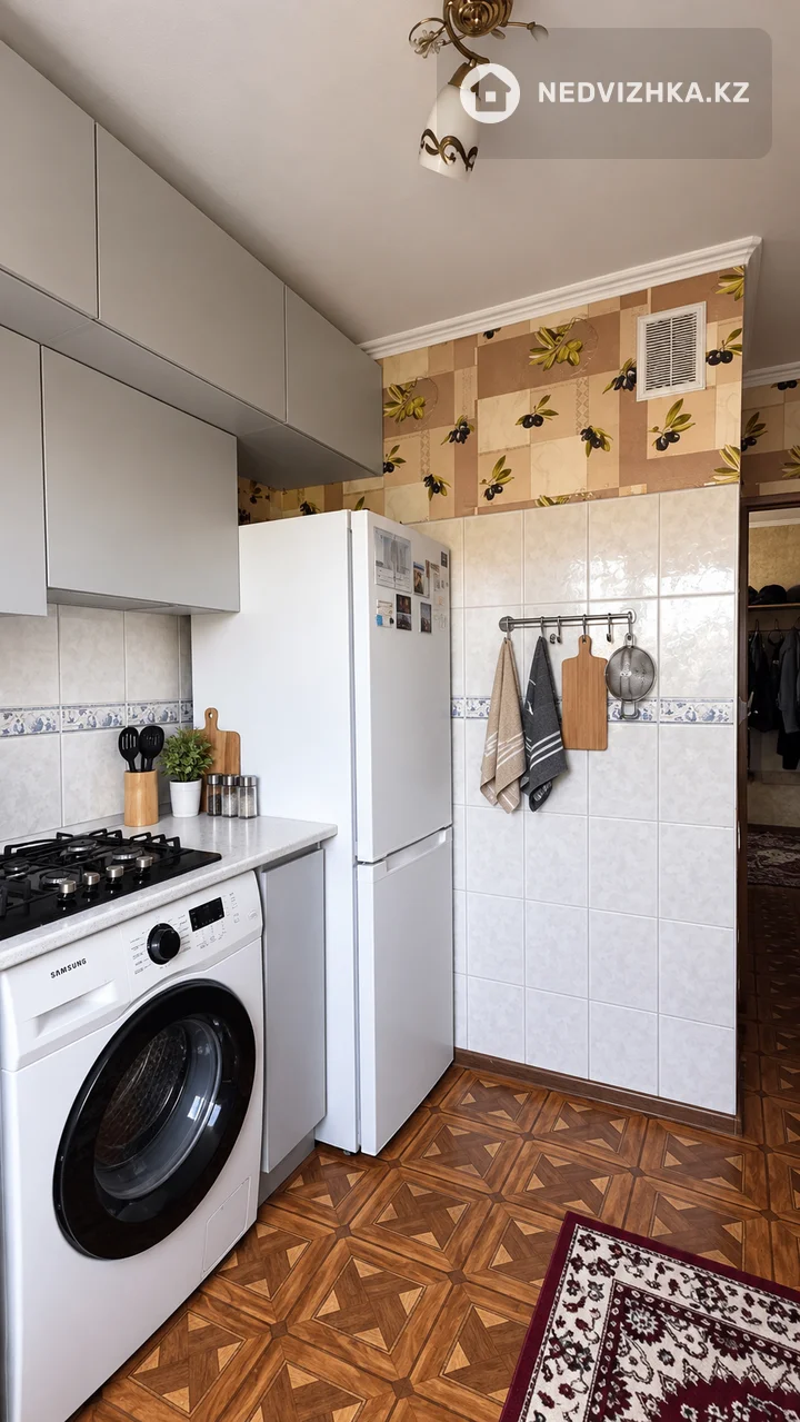 3-комнатная квартира, этаж 4 из 5, 58 м², фотография 2