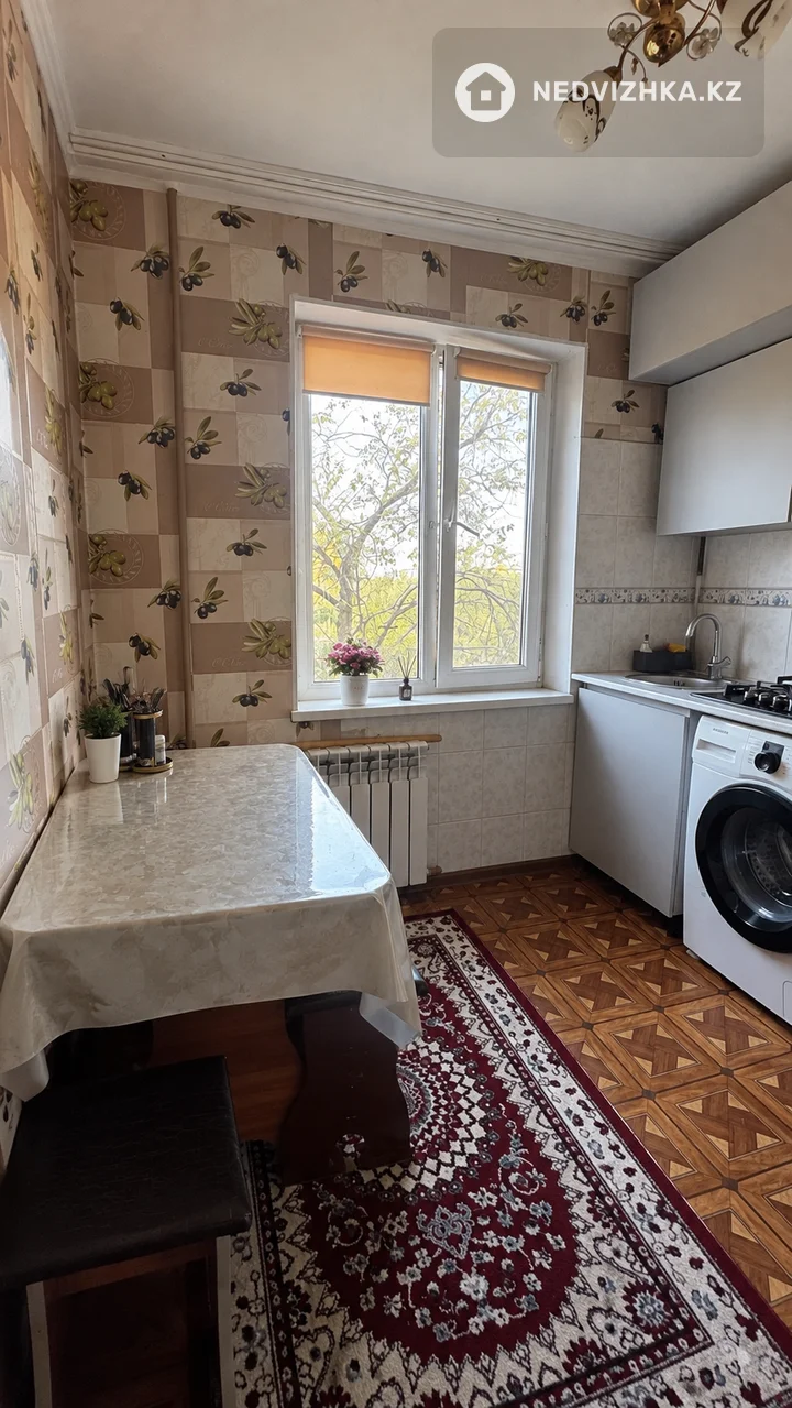 3-комнатная квартира, этаж 4 из 5, 58 м²