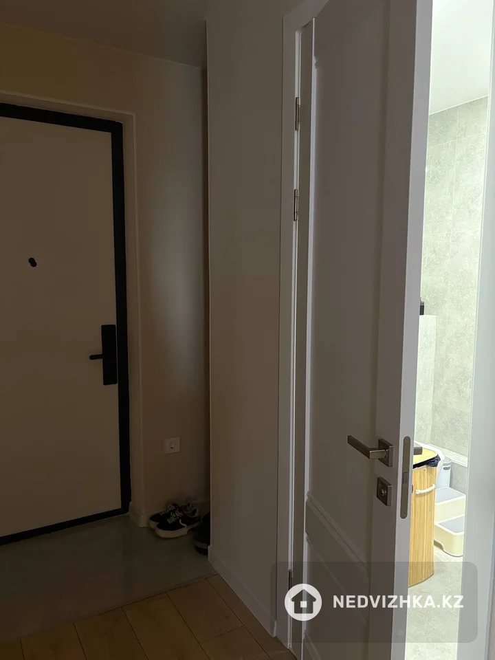 1-комнатная квартира, этаж 6 из 12, 32 м², фотография 2