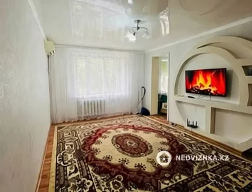 2-комнатная квартира, этаж 3 из 9, 36 м², миниатюра 1