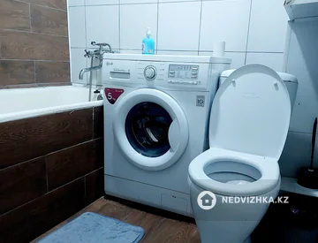2-комнатная квартира, этаж 2 из 5, 42 м², Посуточно, миниатюра 6