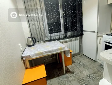 2-комнатная квартира, этаж 2 из 5, 42 м², Посуточно, миниатюра 4