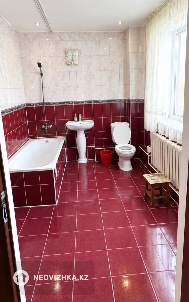6-комнатный дом, 10 соток, 240 м², фотография 4