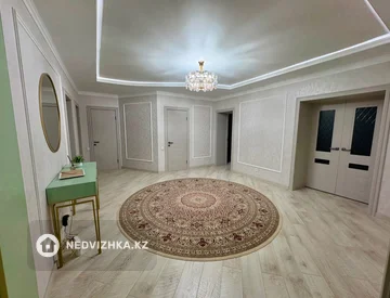 3-комнатная квартира, этаж 1 из 10, 139 м², миниатюра 1