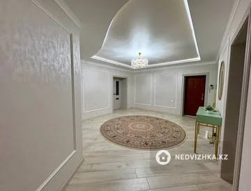 3-комнатная квартира, этаж 1 из 10, 139 м², миниатюра 4