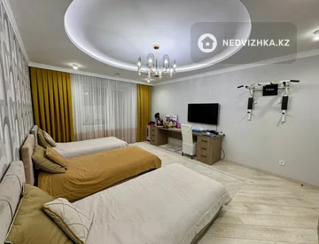 3-комнатная квартира, этаж 1 из 10, 139 м², миниатюра 12