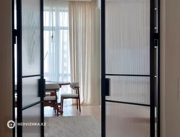 2-комнатная квартира, этаж 6 из 7, 74 м², миниатюра 1