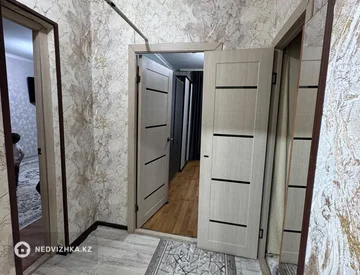 2-комнатная квартира, этаж 3 из 5, 54 м², миниатюра 2