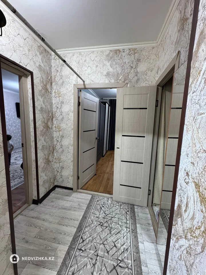 2-комнатная квартира, этаж 3 из 5, 54 м², фотография 2