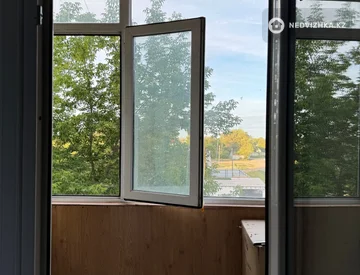 2-комнатная квартира, этаж 3 из 5, 54 м², миниатюра 9