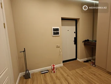 2-комнатная квартира, этаж 8 из 13, 62 м², миниатюра 3