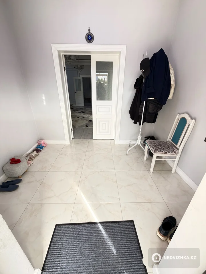 6-комнатный дом, 6 соток, 200 м², фотография 3