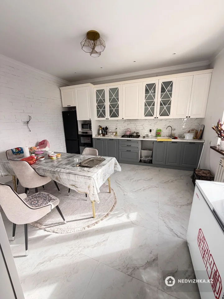 6-комнатный дом, 6 соток, 200 м², фотография 4