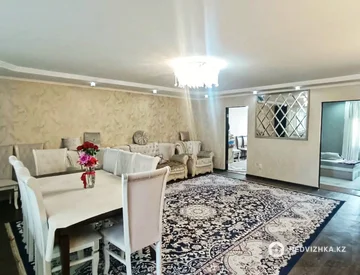 5-комнатная квартира, этаж 5 из 10, 167 м², миниатюра 1