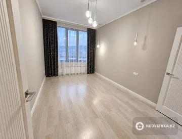 2-комнатная квартира, этаж 12 из 13, 54 м², миниатюра 1