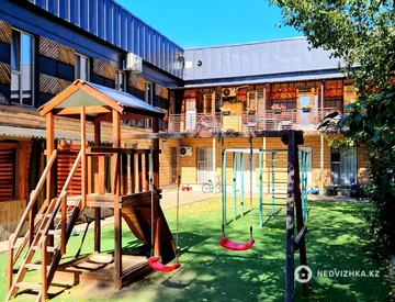 4-комнатная квартира, этаж 2 из 2, 164 м², миниатюра 1