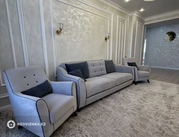 3-комнатная квартира, этаж 10 из 17, 91 м², миниатюра 1