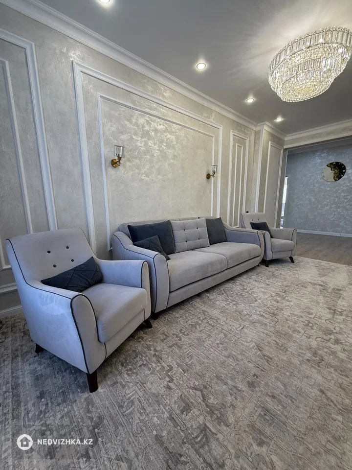 3-комнатная квартира, этаж 10 из 17, 91 м²