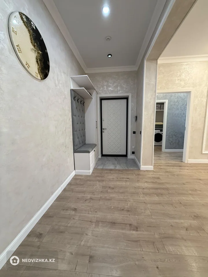 3-комнатная квартира, этаж 10 из 17, 91 м², фотография 5