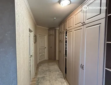 2-комнатная квартира, этаж 7 из 12, 70 м², миниатюра 2