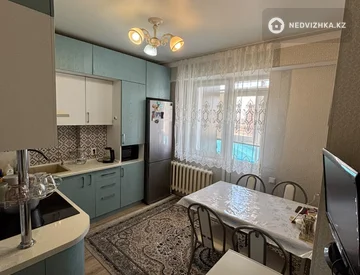 2-комнатная квартира, этаж 7 из 12, 70 м², миниатюра 4