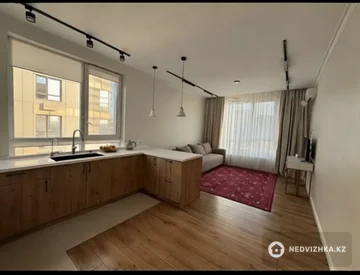 3-комнатная квартира, этаж 8 из 9, 77 м², миниатюра 2