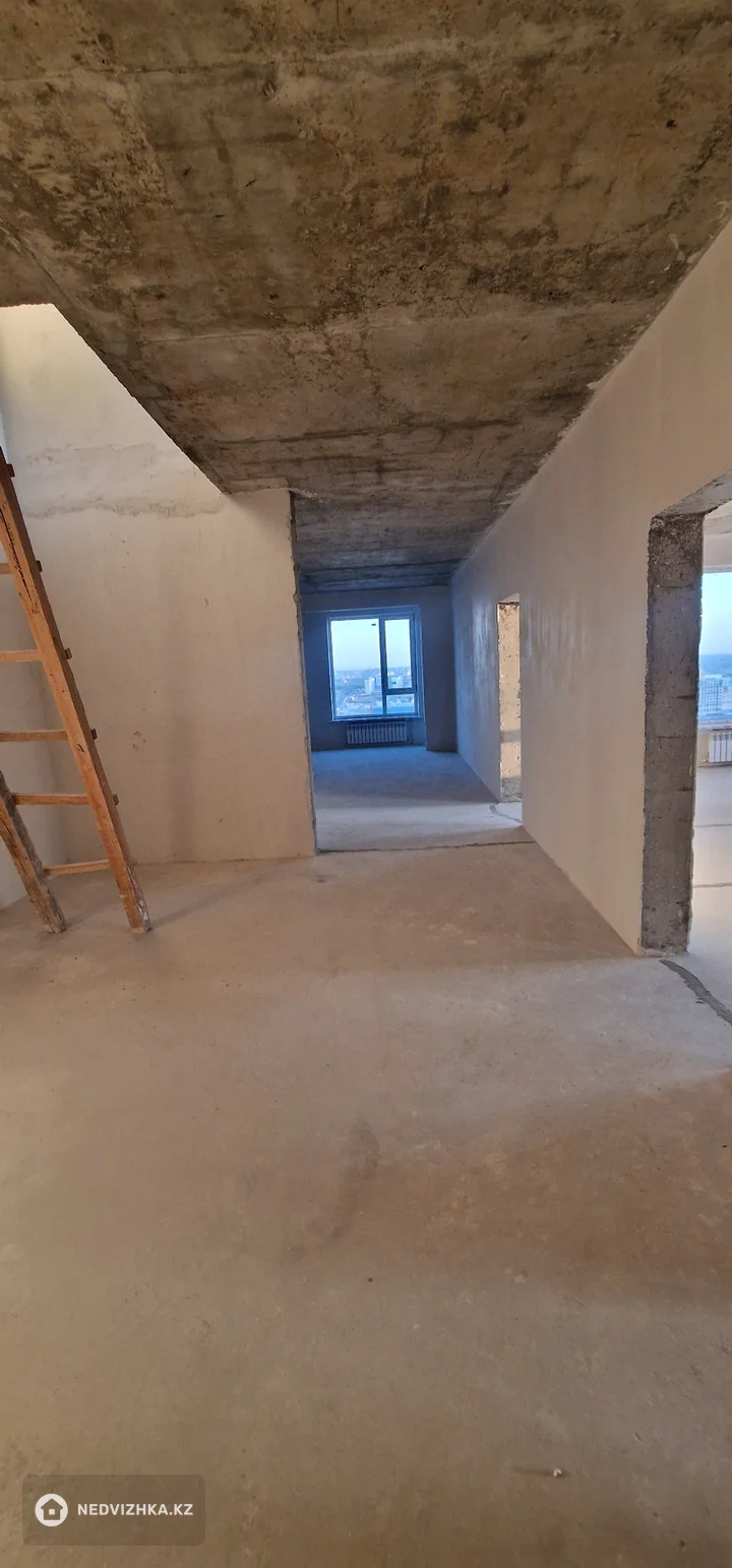7-комнатная квартира, этаж 22 из 25, 203 м²