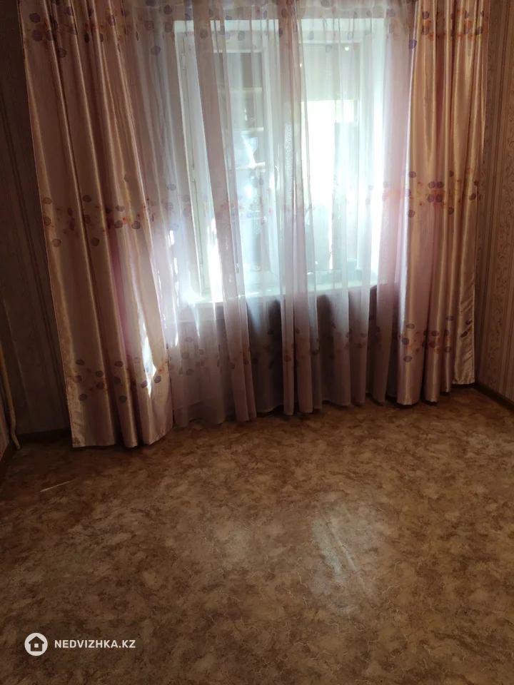 2-комнатная квартира, этаж 1 из 5, 41 м², фотография 3