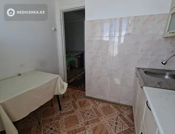 2-комнатная квартира, этаж 4 из 4, 45 м², На длительный срок, миниатюра 1