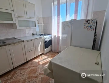 2-комнатная квартира, этаж 4 из 4, 45 м², На длительный срок, миниатюра 6