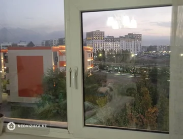 3-комнатная квартира, этаж 4 из 5, 88 м², миниатюра 1