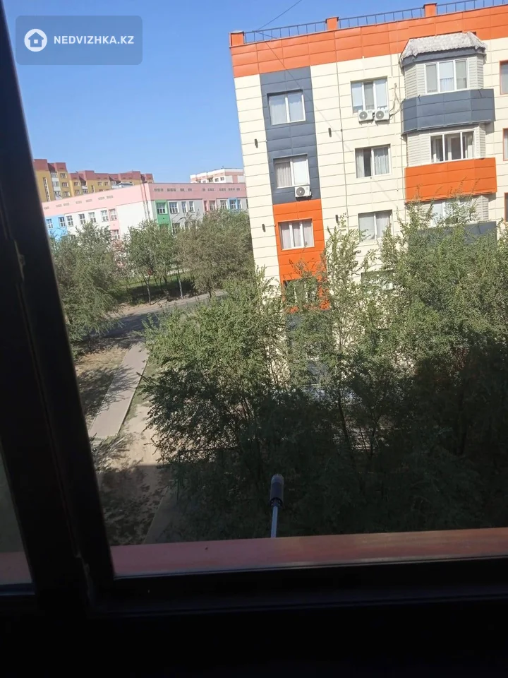 3-комнатная квартира, этаж 4 из 5, 88 м², фотография 2