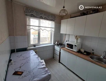 2-комнатная квартира, этаж 4 из 5, 46 м², миниатюра 2