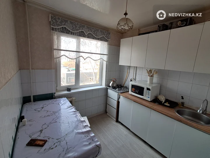 2-комнатная квартира, этаж 4 из 5, 46 м², фотография 2