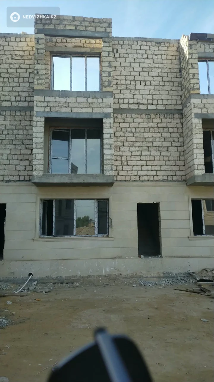 6-комнатная квартира, этаж 3 из 3, 260 м²