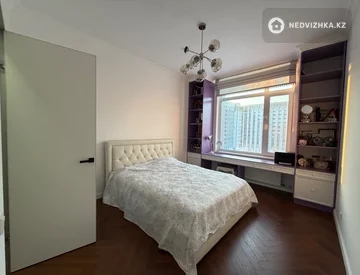 4-комнатная квартира, этаж 6 из 9, 138 м², миниатюра 4