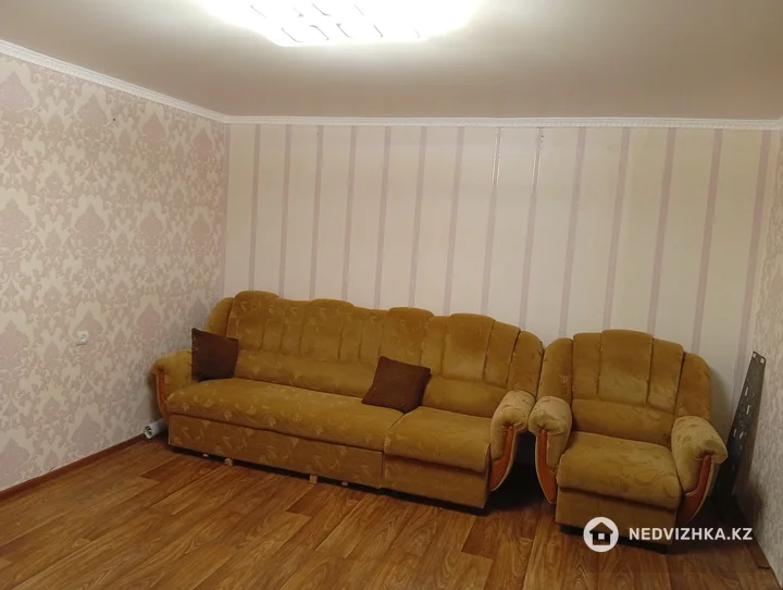 2-комнатная квартира, этаж 4 из 5, 43 м², фотография 3