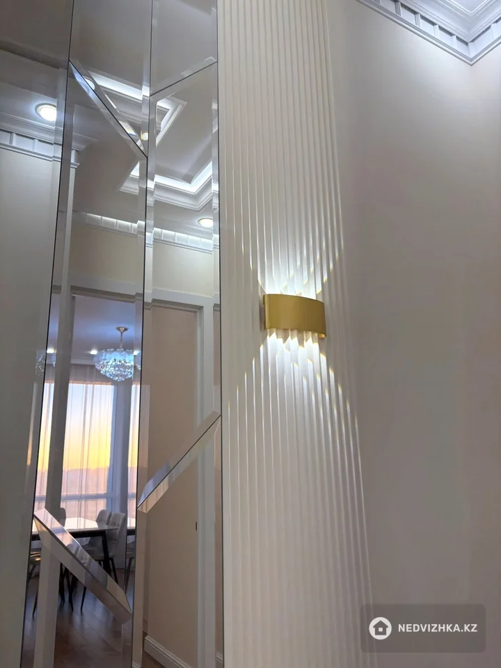 2-комнатная квартира, этаж 16 из 19, 62 м², фотография 2