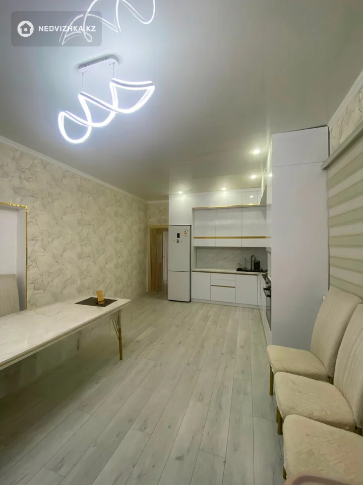 5-комнатная часть дома, 8 соток, 215 м², фотография 2