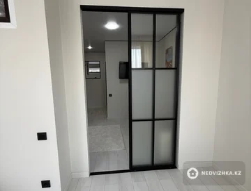 2-комнатная квартира, этаж 8 из 9, 36 м², Посуточно, миниатюра 8