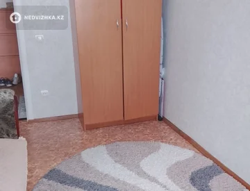 4-комнатная квартира, этаж 2 из 5, 62 м², миниатюра 2