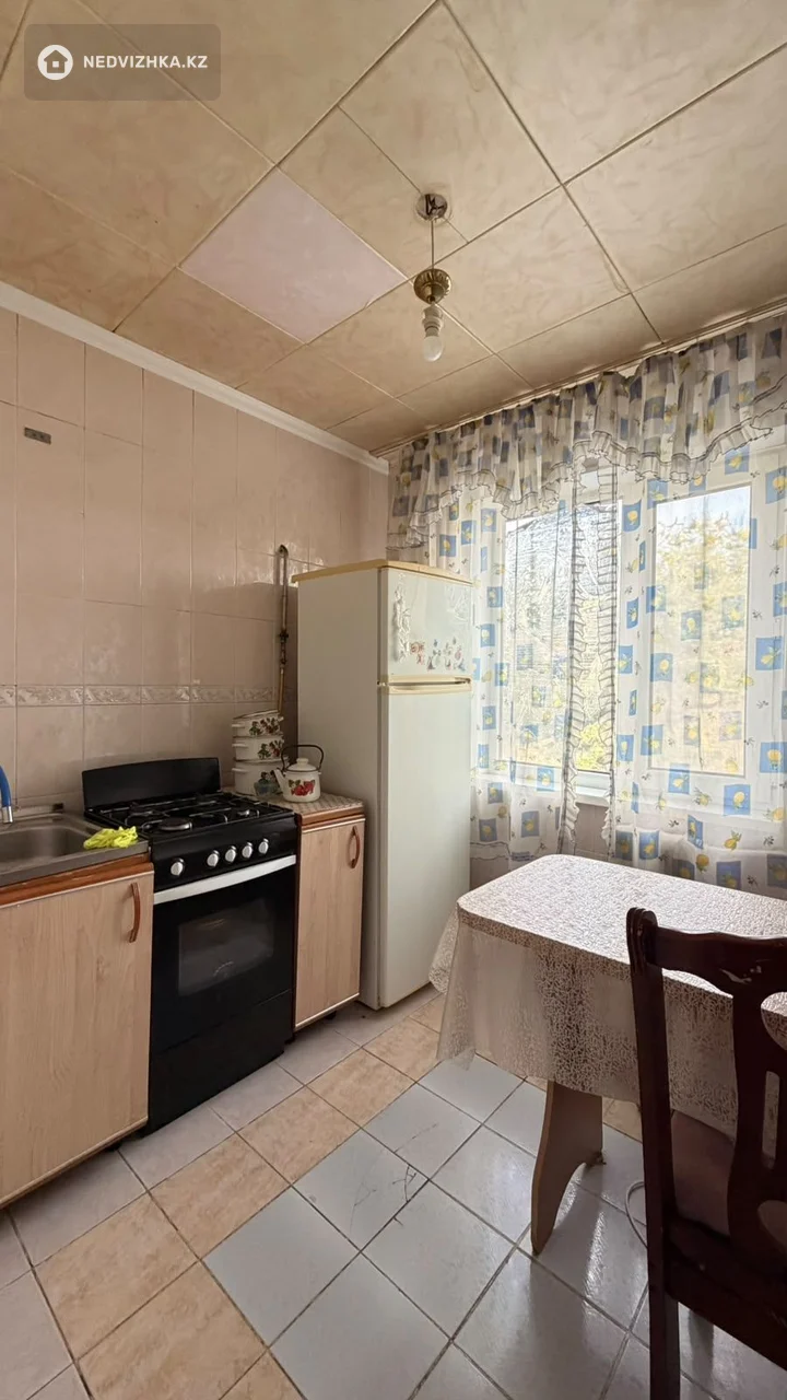 3-комнатная квартира, этаж 3 из 5, 57 м², фотография 3
