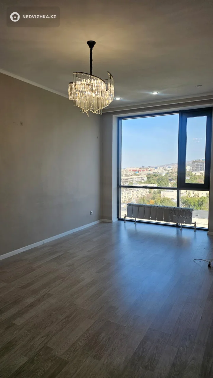2-комнатная квартира, этаж 12 из 13, 54 м², фотография 4