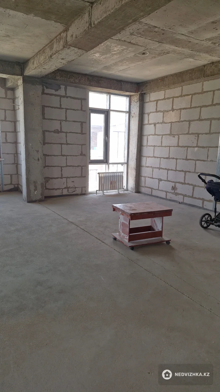 3-комнатная квартира, этаж 4 из 4, 128 м²