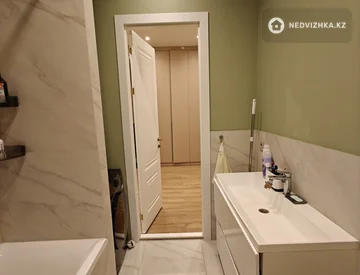 2-комнатная квартира, этаж 8 из 13, 62 м², миниатюра 8